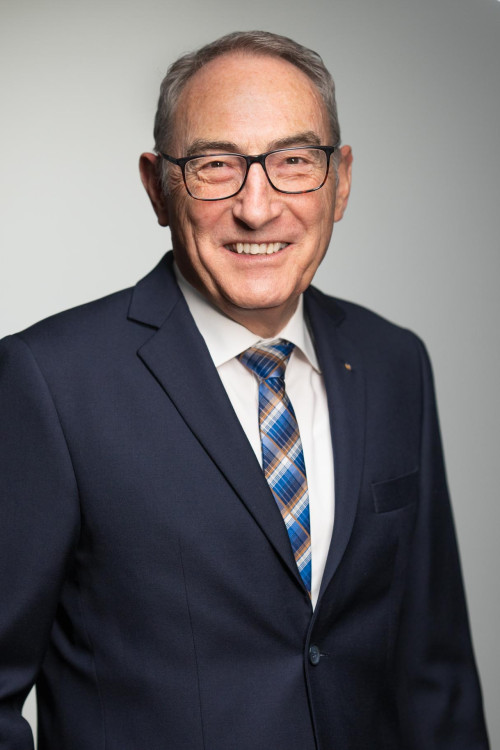 Prof. Dr. Rolf Schären